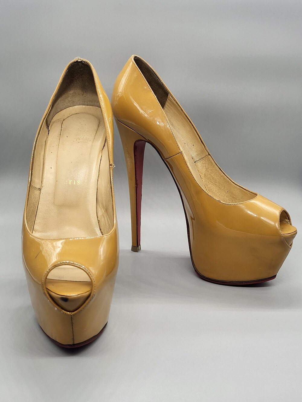 Christian Louboutin Highness  Nude Patent Leather Platform Peep Toe Pumps